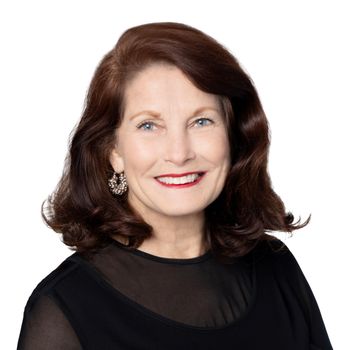 Portrait of Debra Weisser, REALTOR®.